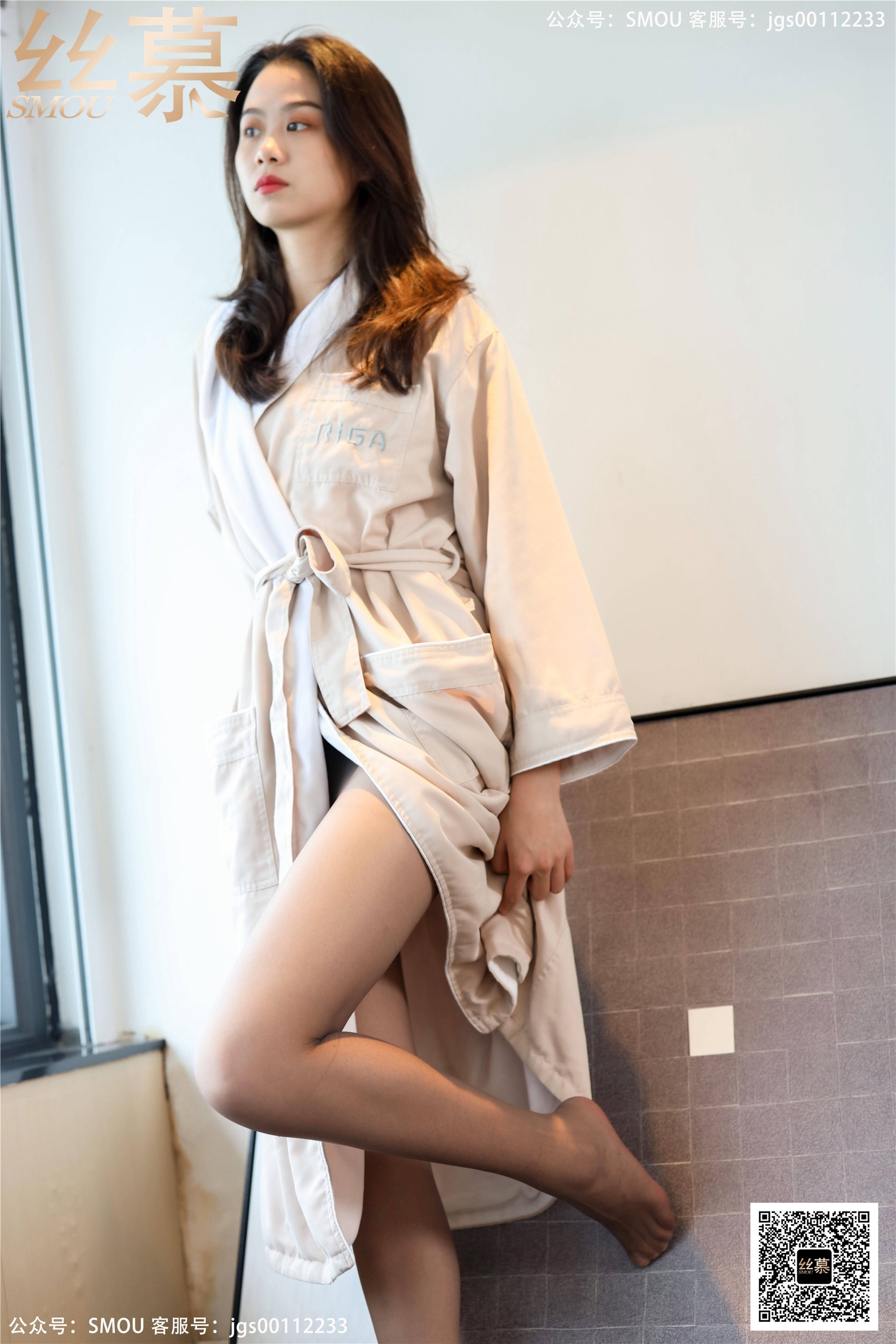 丝慕写真 SM424 天天一元 模特：芝芝《BONAS灰色薄款袜》